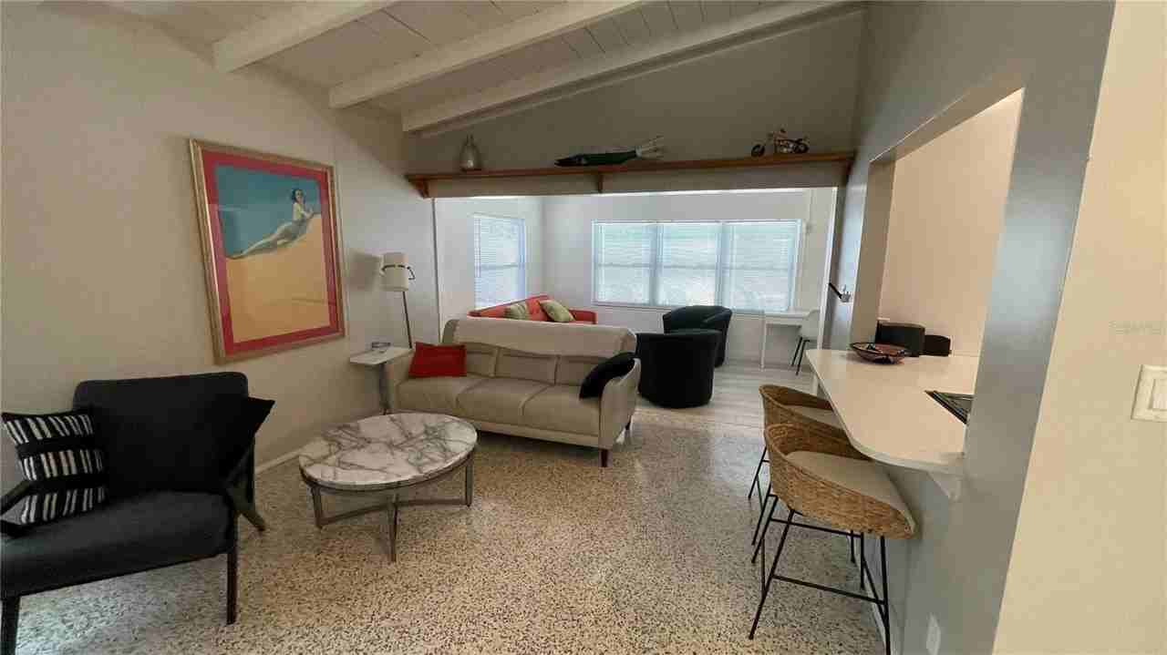 2832 Bay St - Photo 5 of 26
