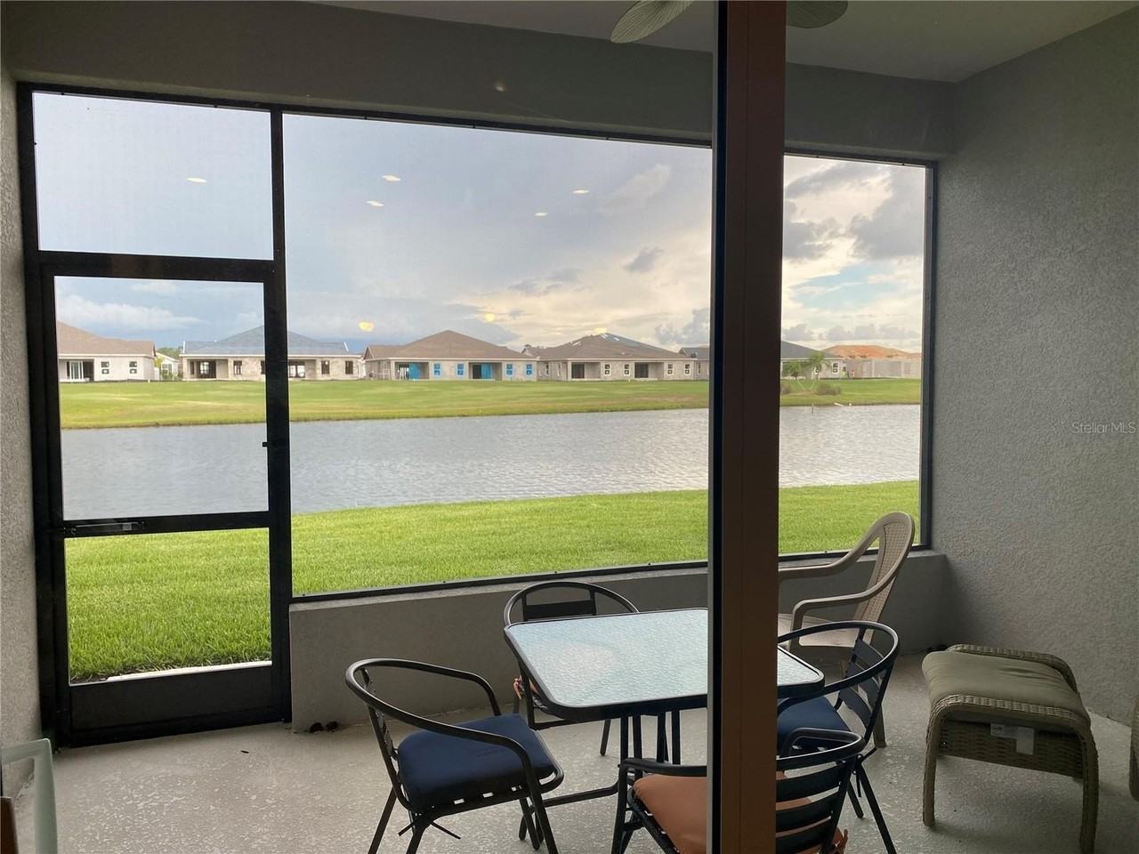 1670 Royal Ct - Photo 2 of 29