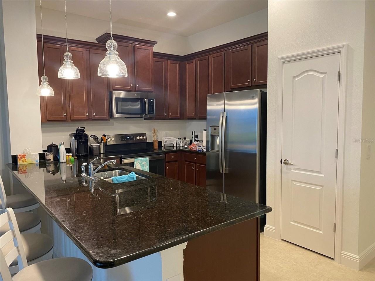 1670 Royal Ct - Photo 4 of 29