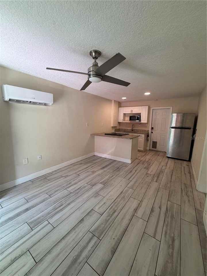 810 8th St - Photo 5 of 5