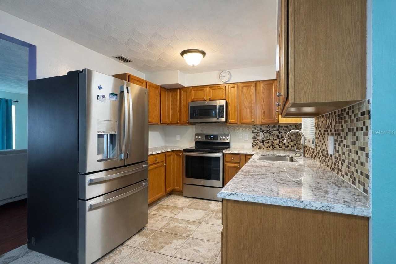 2403 Cleveland Rd - Photo 5 of 15