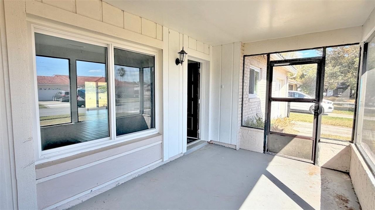 5523 Westbrook Dr - Photo 3 of 24