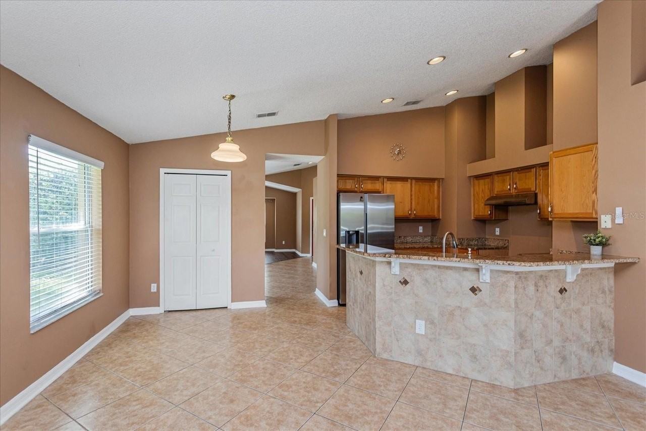 101 Harwood Cir - Photo 2 of 19