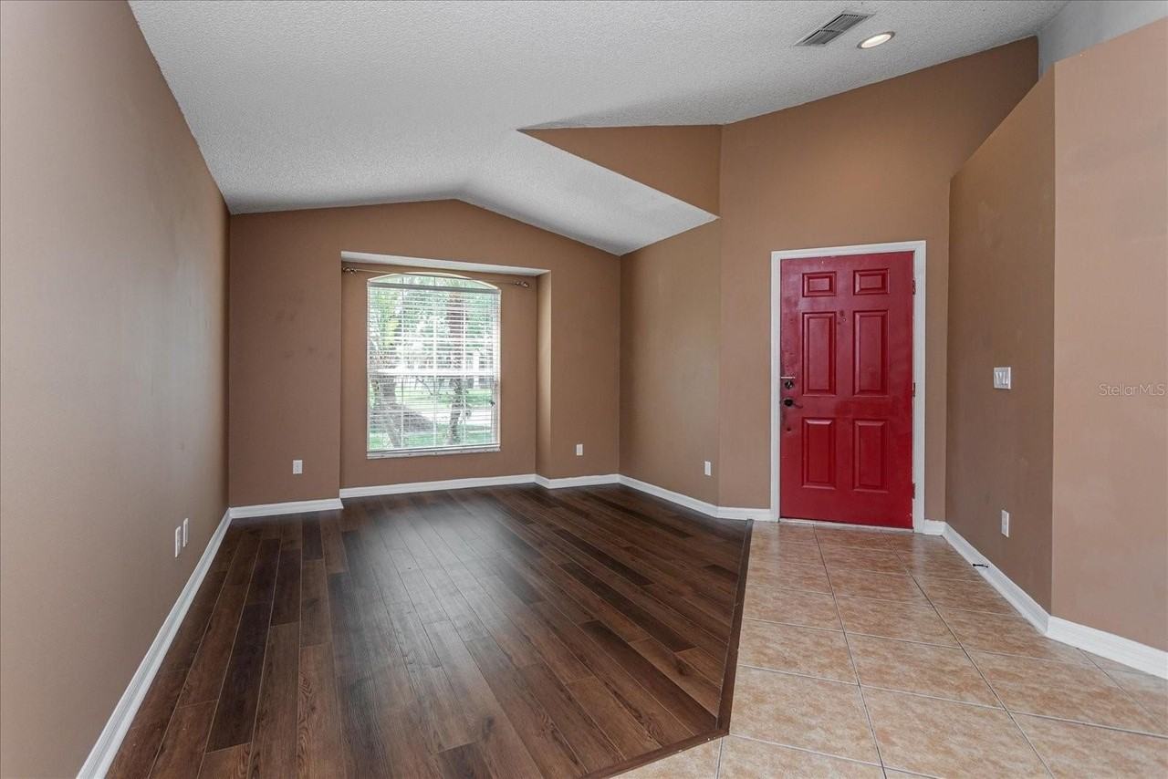 101 Harwood Cir - Photo 4 of 19