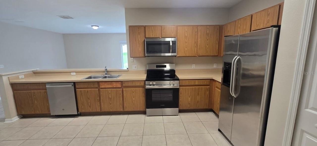 911 Gloucester Ct - Photo 5 of 11