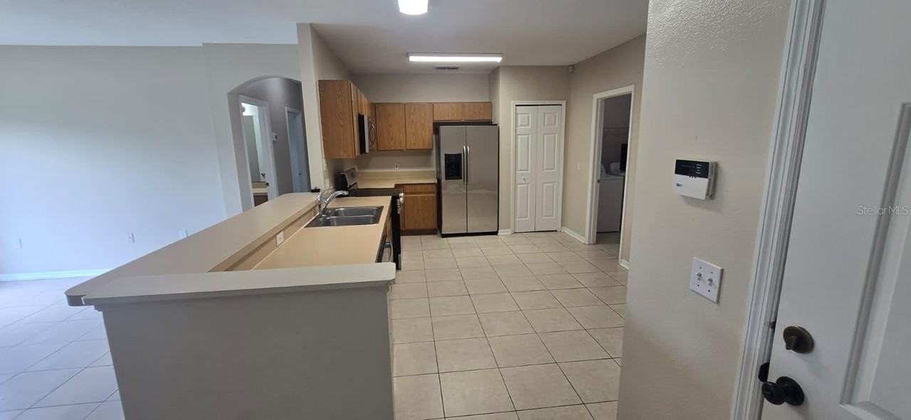 911 Gloucester Ct - Photo 6 of 11