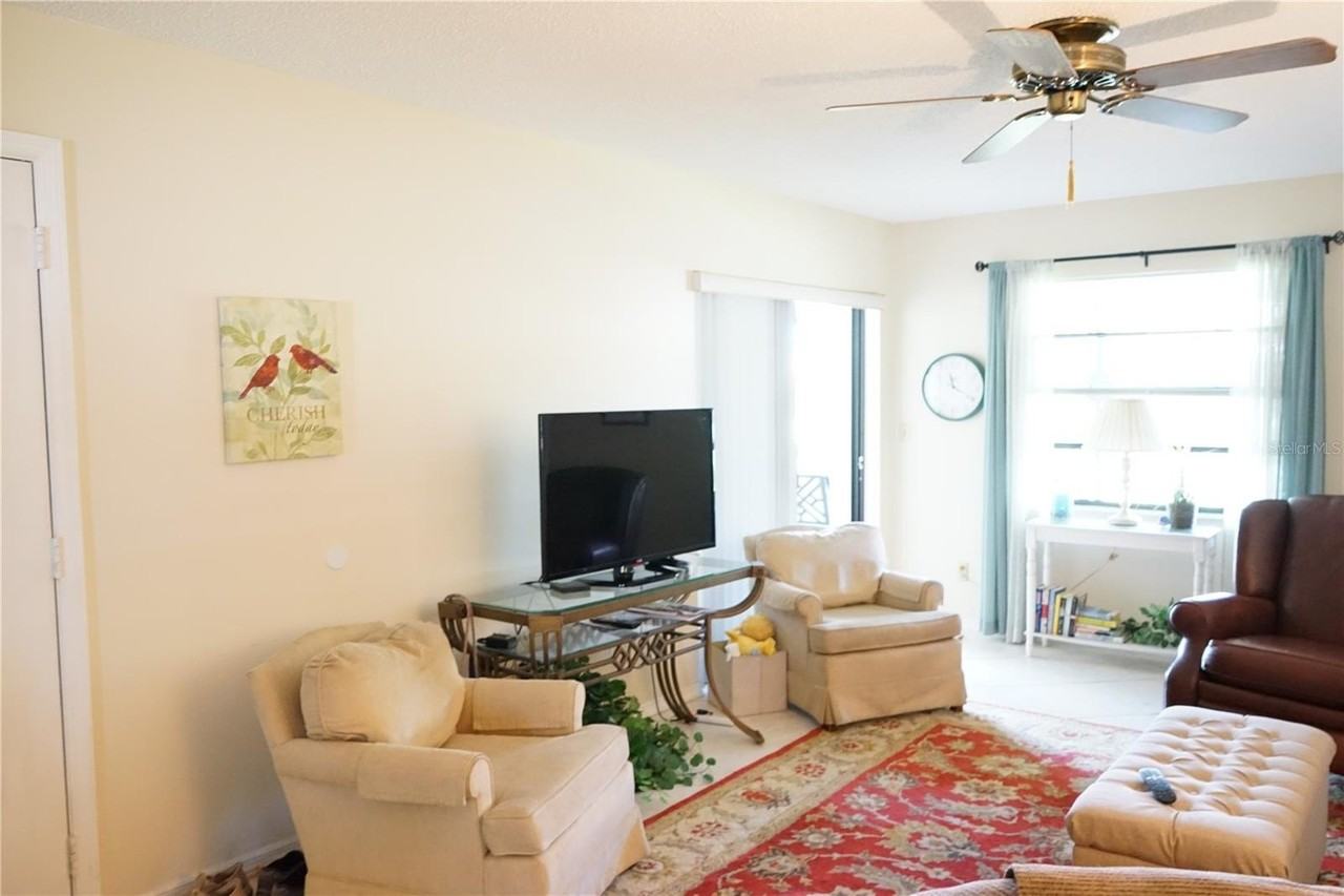 2102 Hereford Dr #513 - Photo 4 of 44