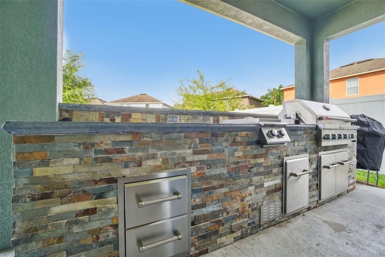 3529 Lefays Pt - Photo 6 of 42