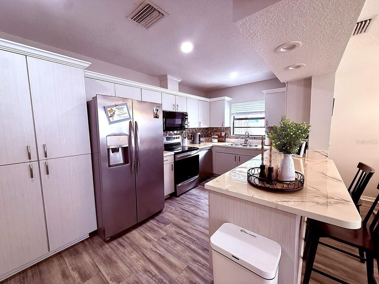 7218 N Highland Ave - Photo 3 of 15