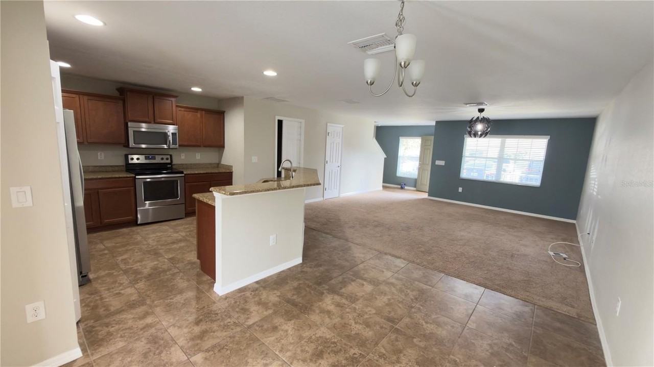 27507 Desert Willow Way - Photo 5 of 23