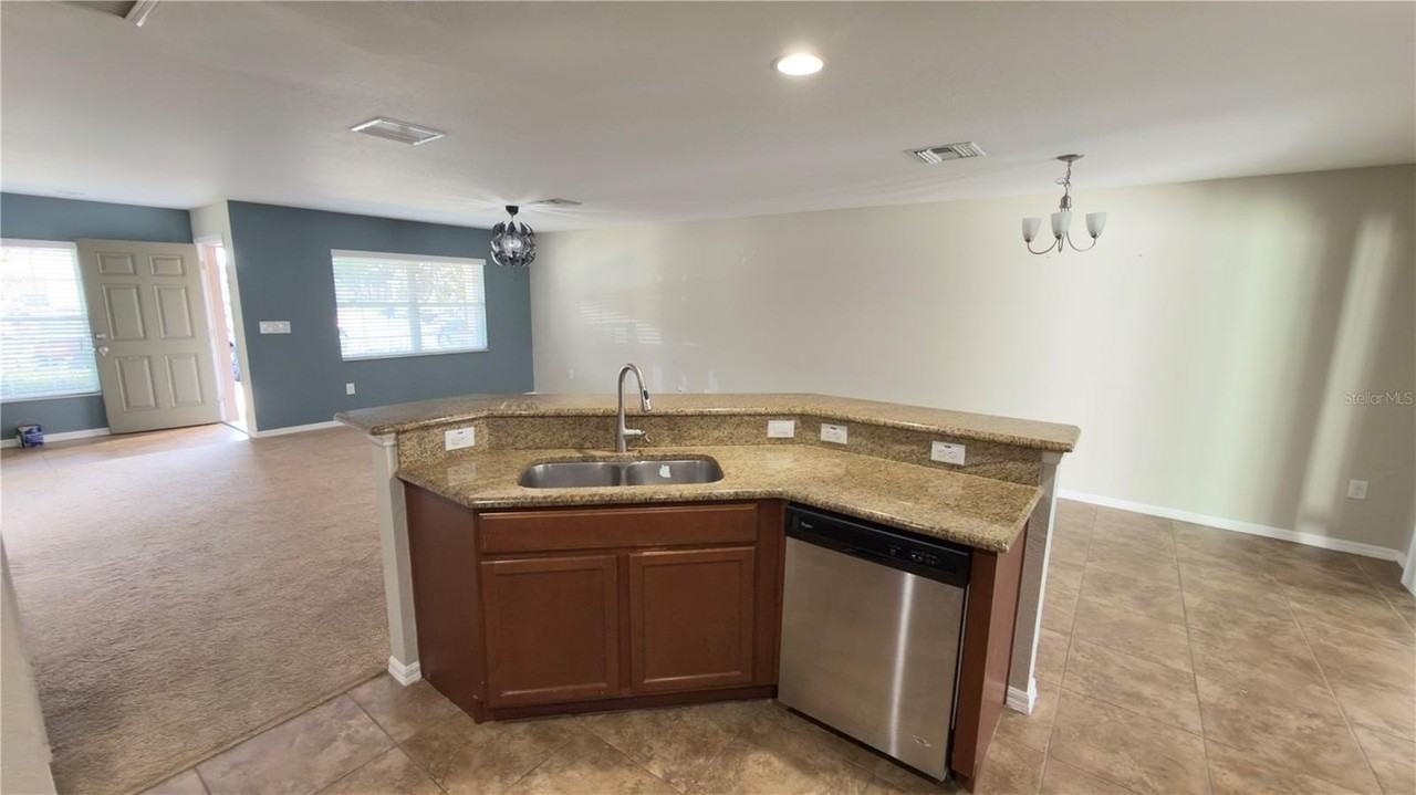 27507 Desert Willow Way - Photo 7 of 23