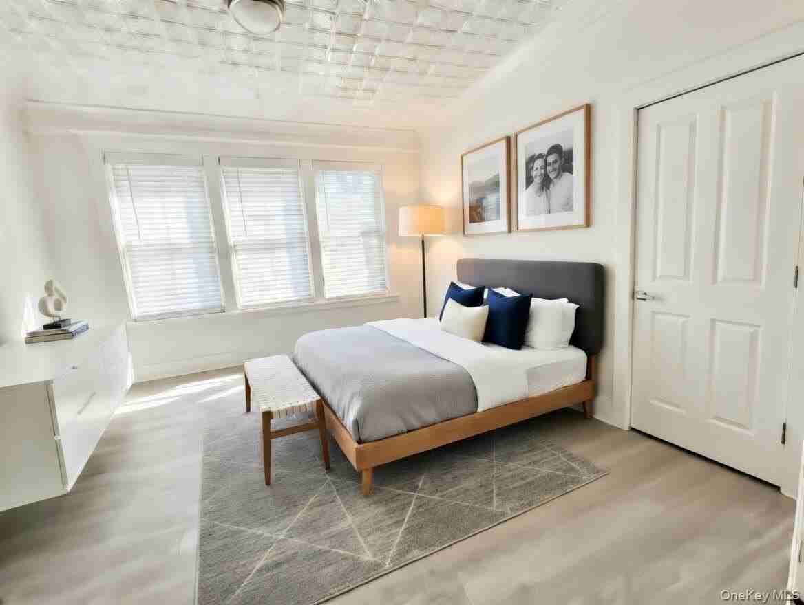 611 Saint Lawrence Ave #2 - Photo 4 of 10