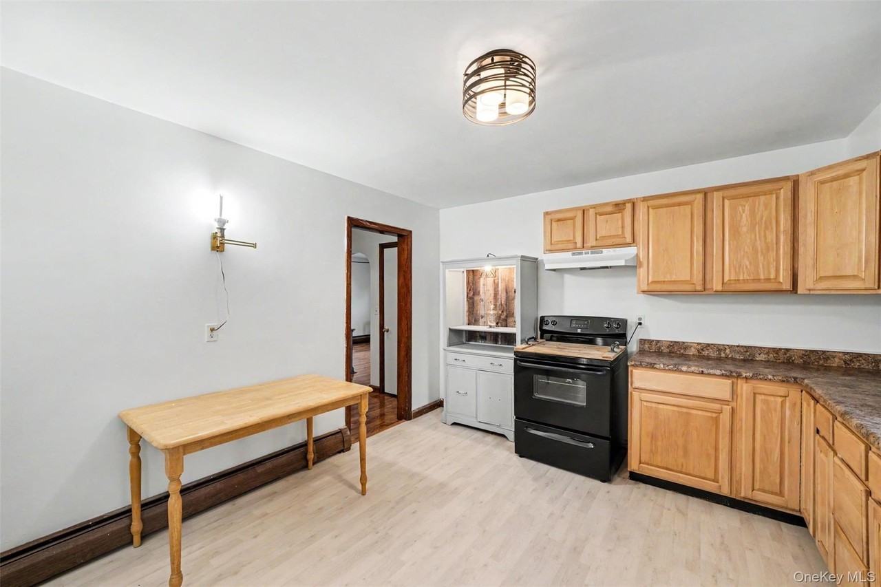 15 Forge Hill Rd - Photo 7 of 14