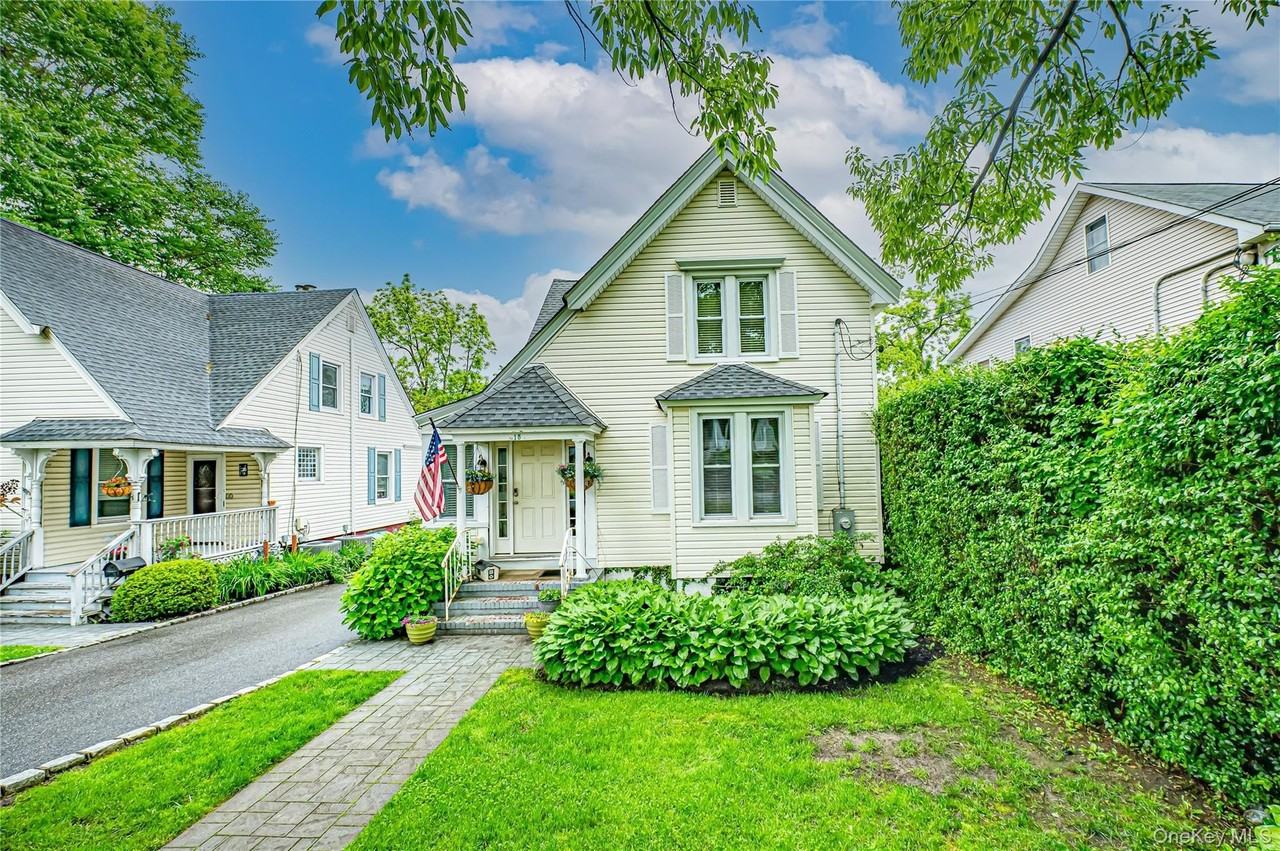 15 Fairview St - Photo 2 of 18