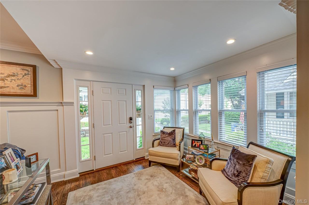 15 Fairview St - Photo 3 of 18