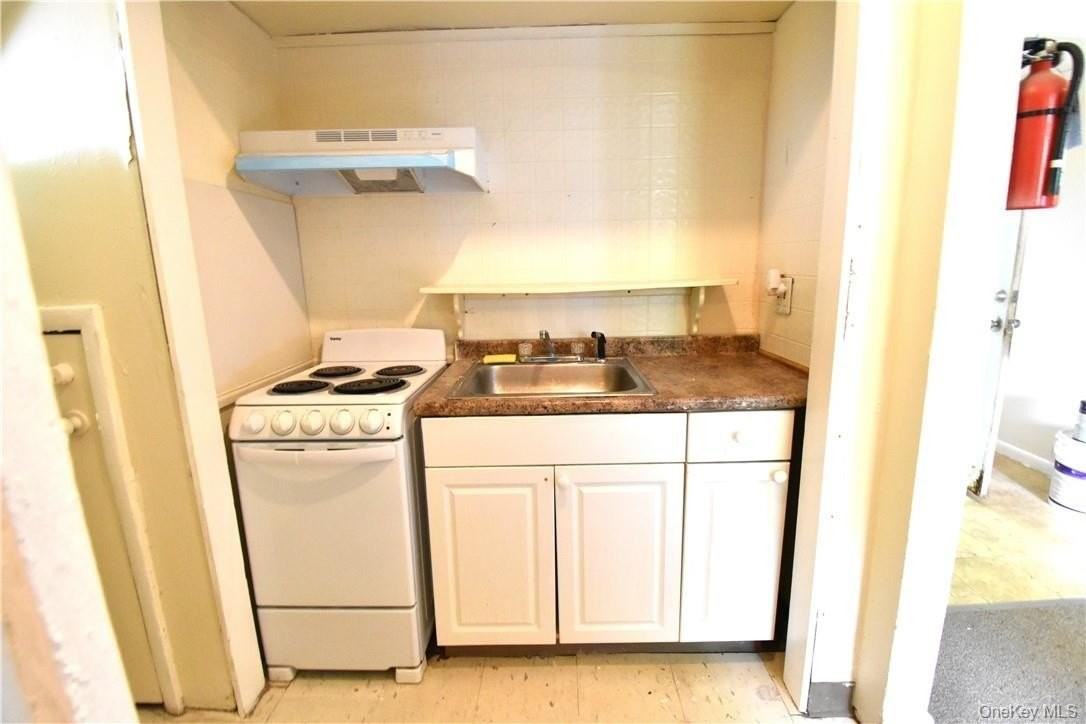 70 High St Apt 5 - Photo 5 of 7