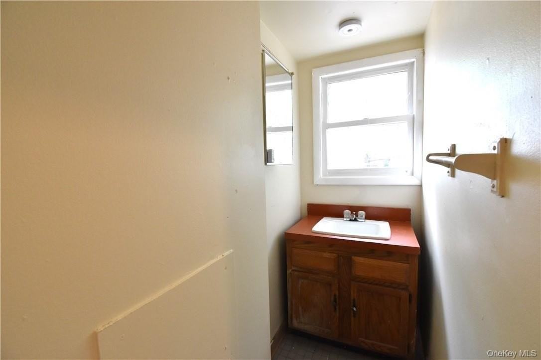 70 High St Apt 5 - Photo 7 of 7