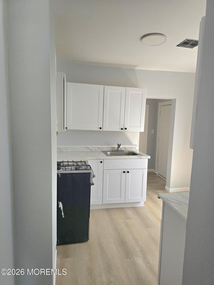 1917 W Lake Ave Unit A - Photo 5 of 11