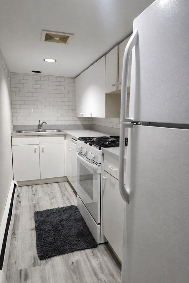 2030 N Clifton Ave Unit G - Photo 4 of 8