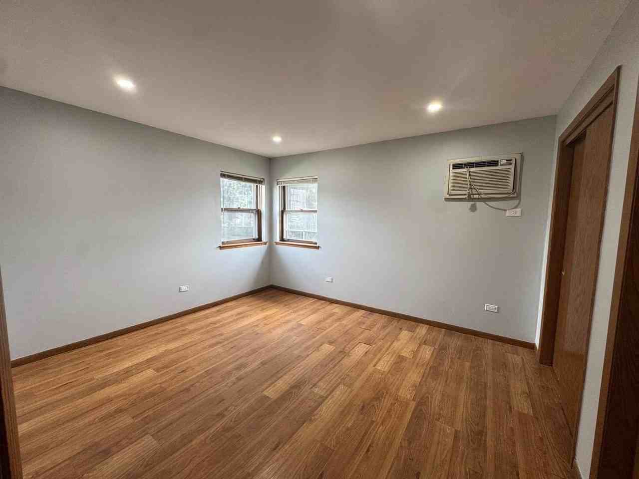 6543 16th St Apt 6 - Photo 5 of 9