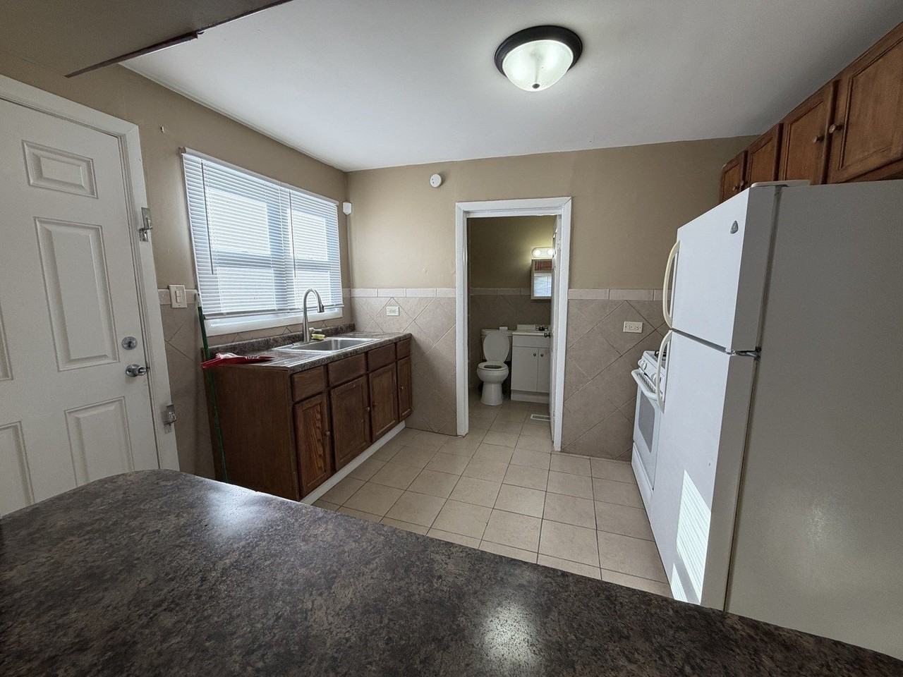 16130 Justine St - Photo 2 of 16