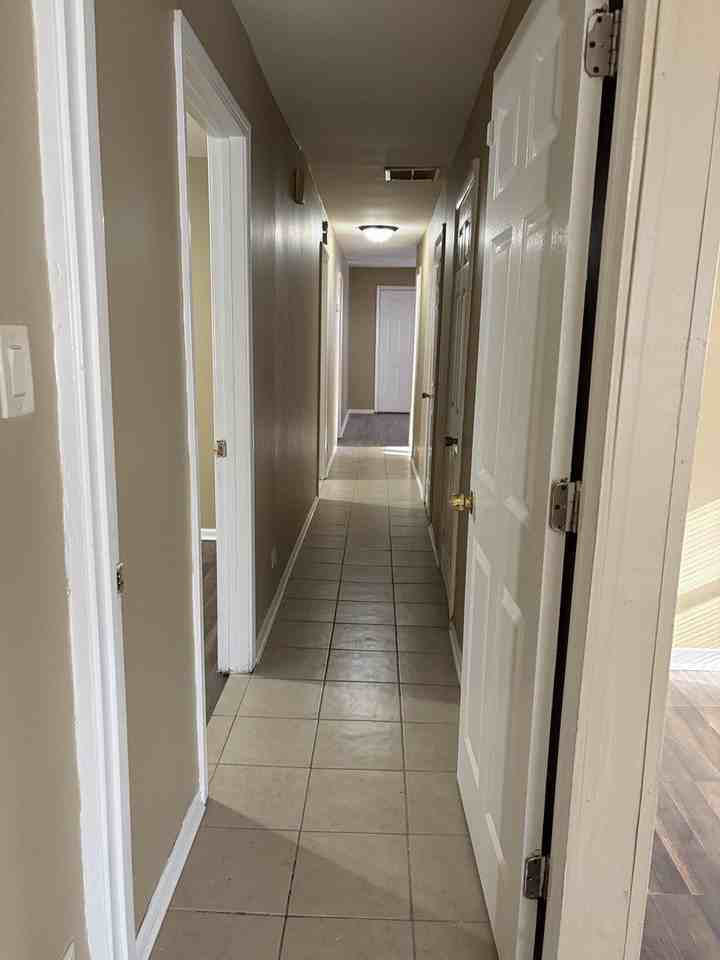 16130 Justine St - Photo 7 of 16