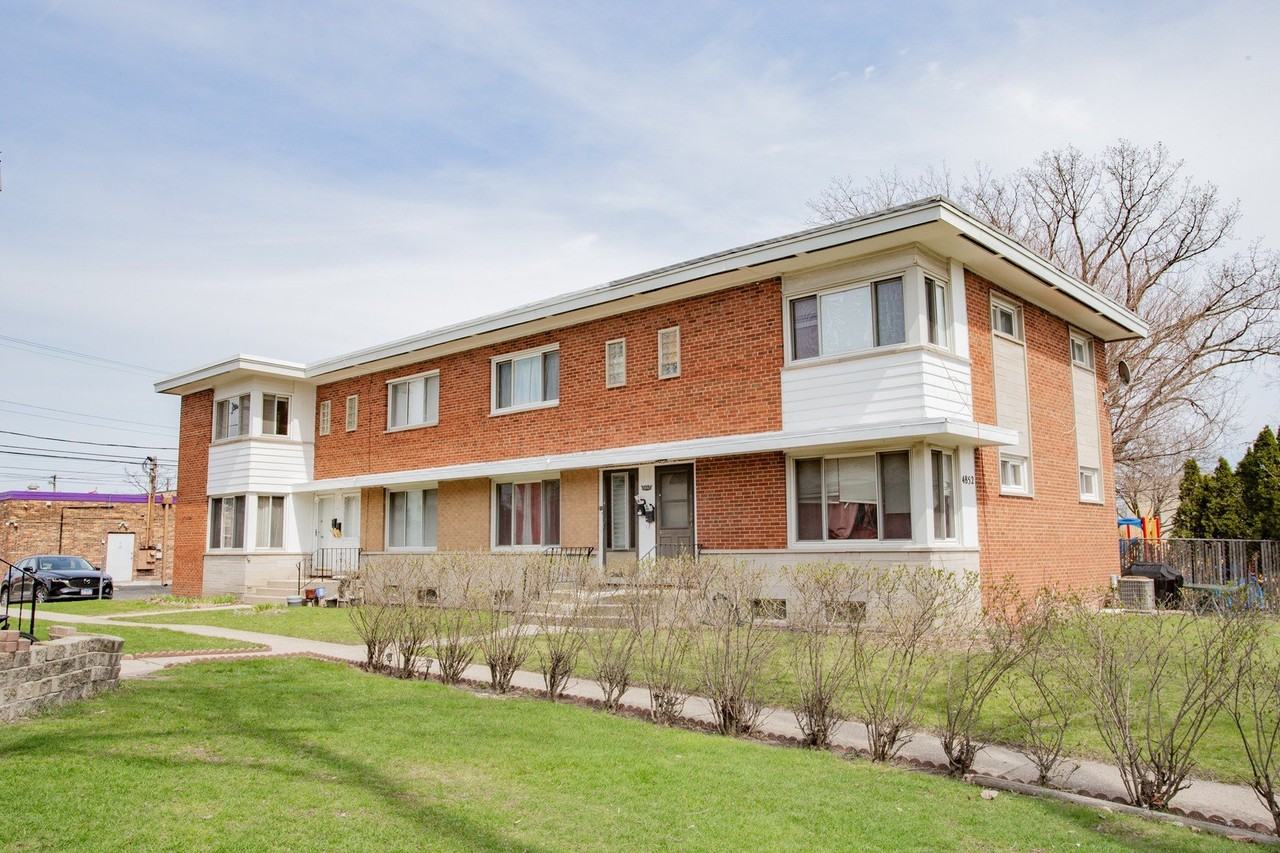 4852 Carol St Unit D - Photo 3 of 27