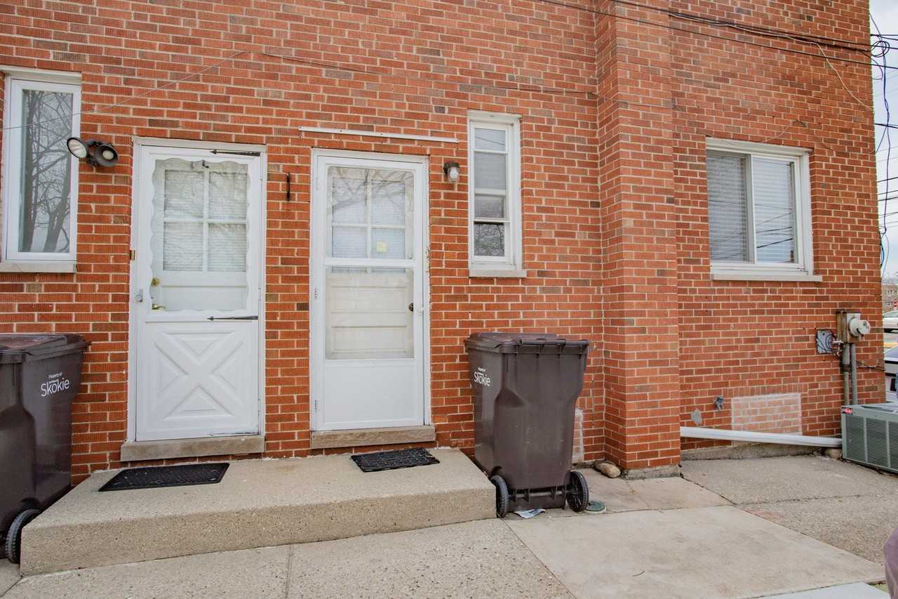 4852 Carol St Unit D - Photo 4 of 27