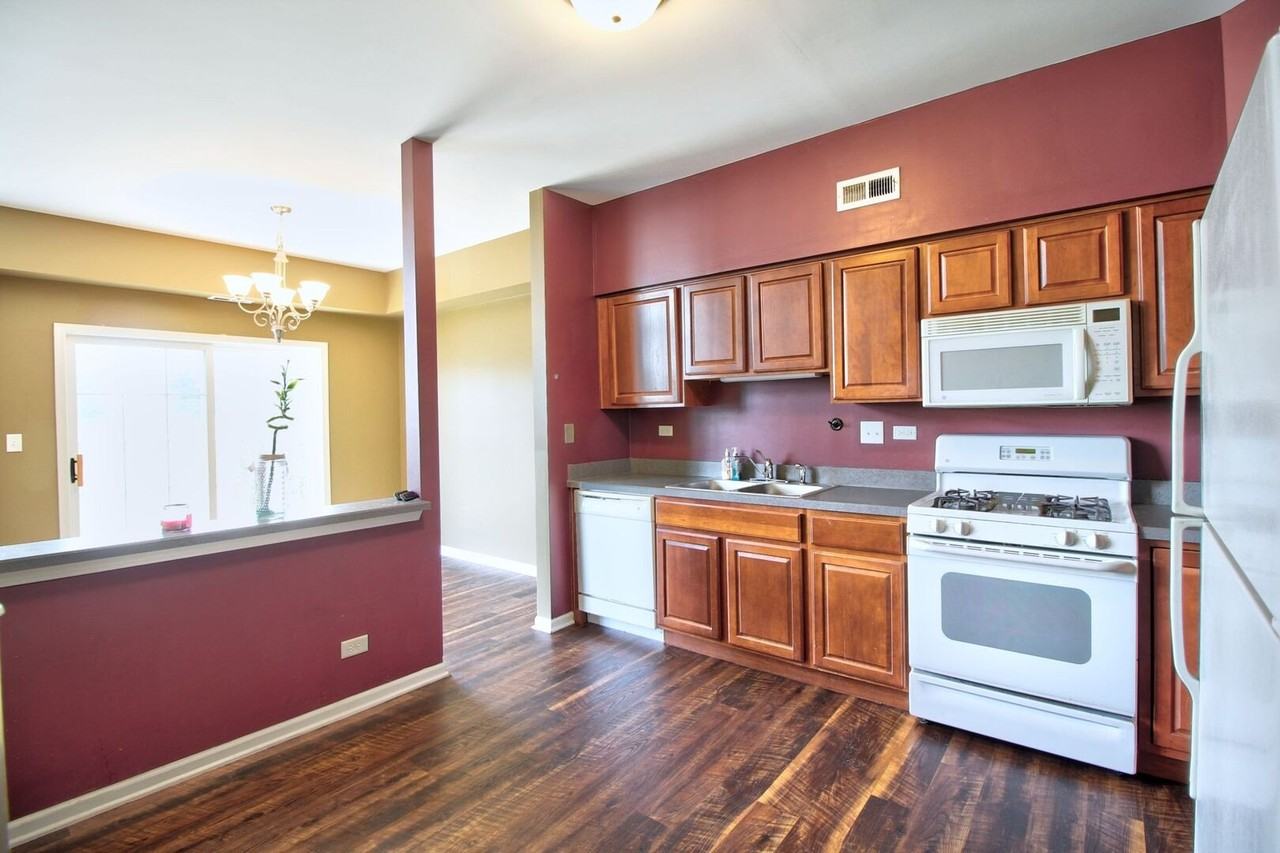 2378 Georgetown Cir - Photo 4 of 18