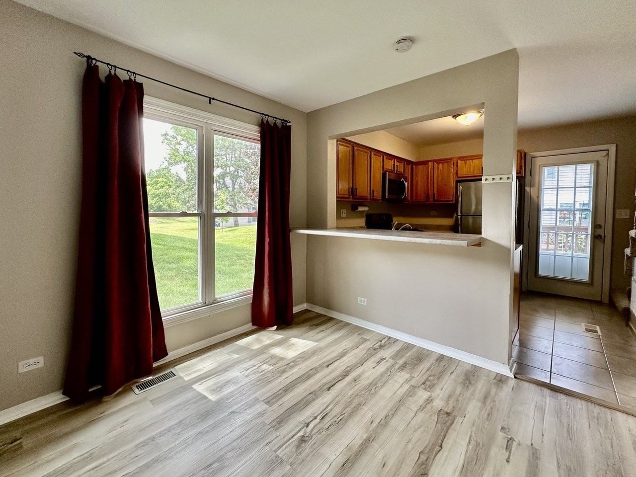 2450 Devonshire Ct - Photo 7 of 16