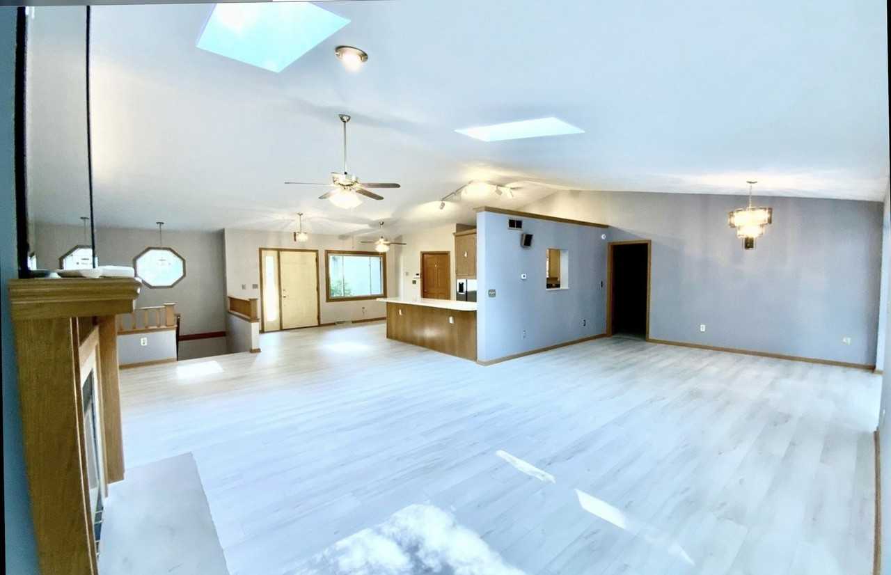 3121 Carefree Dr - Photo 7 of 29