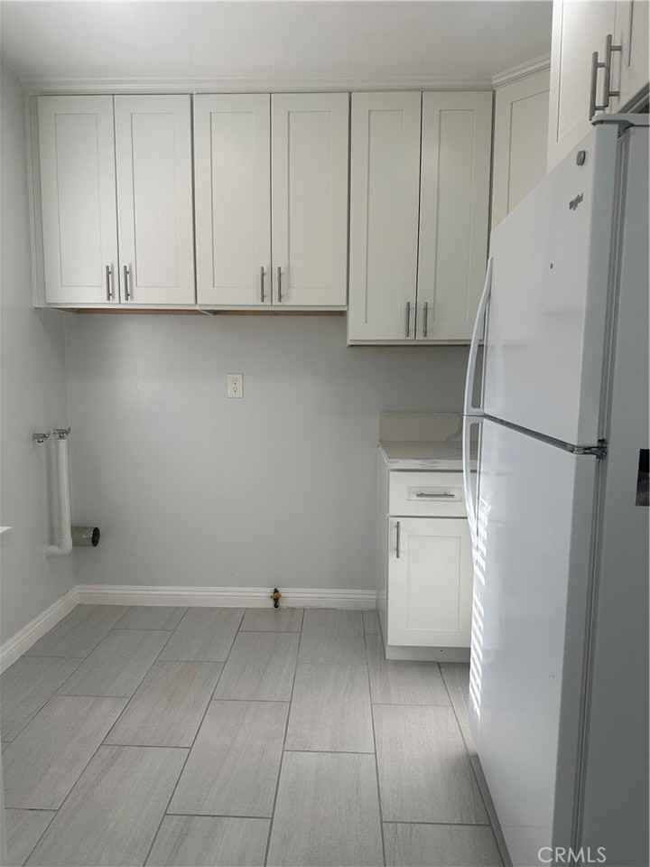 748 W Colorado Blvd - Photo 6 of 12