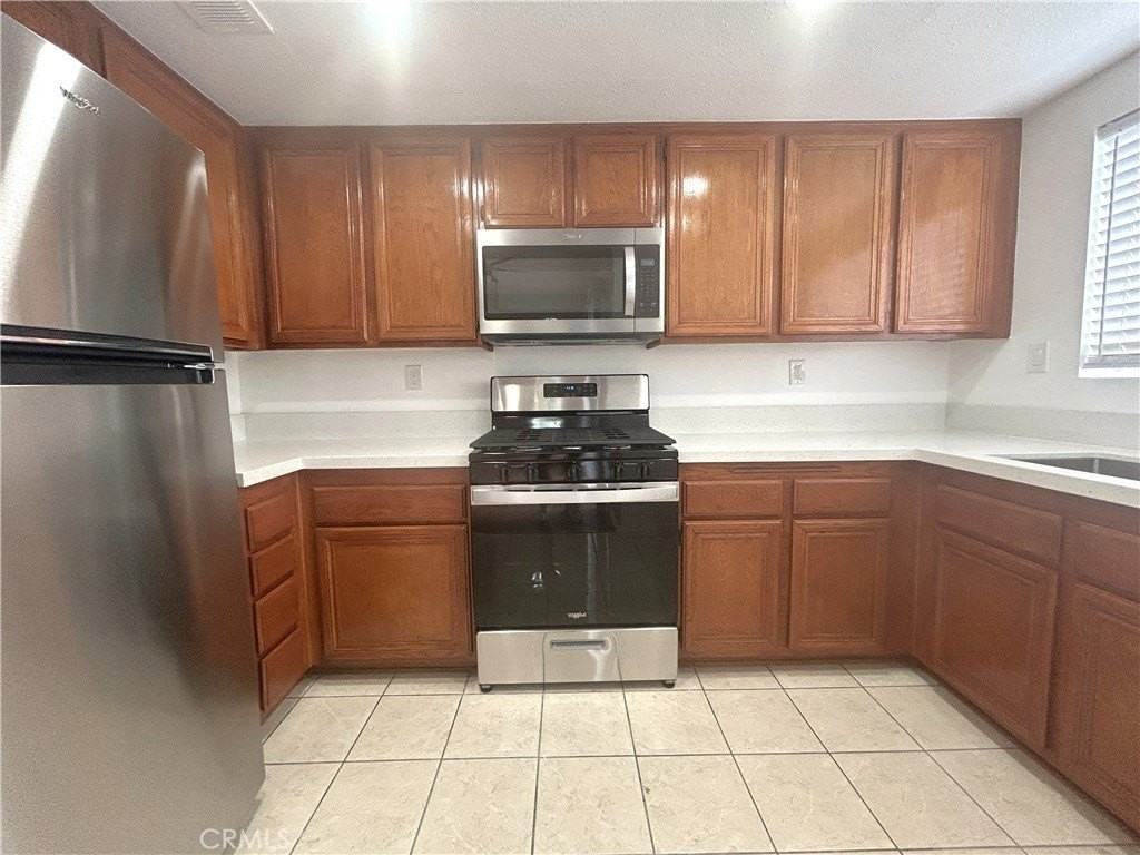 2538 Sundial Dr - Photo 4 of 25