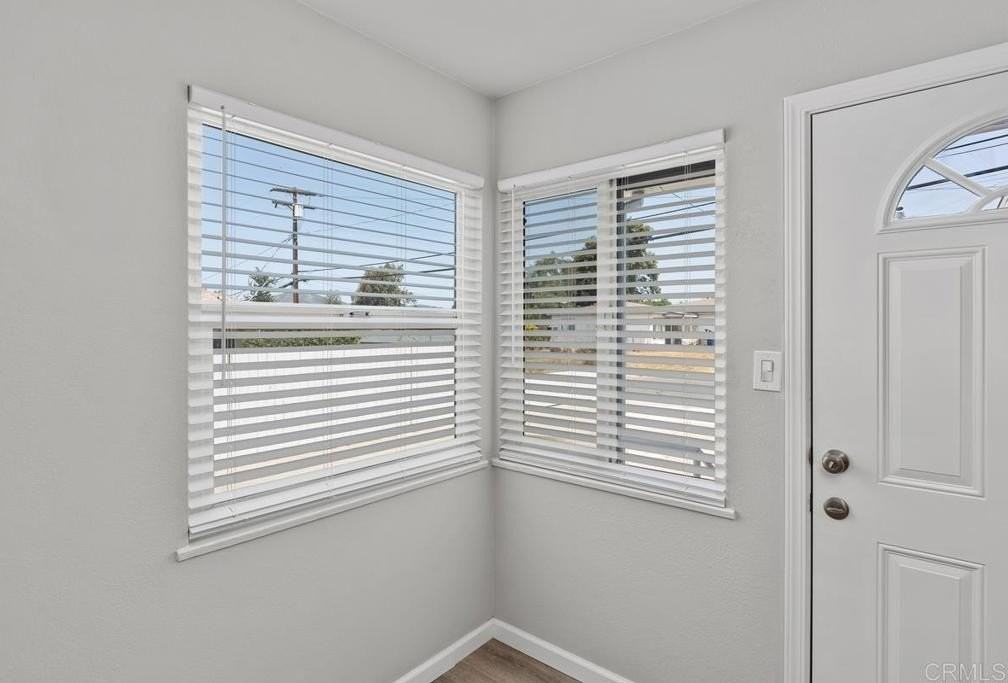 9263 Earl St - Photo 4 of 17