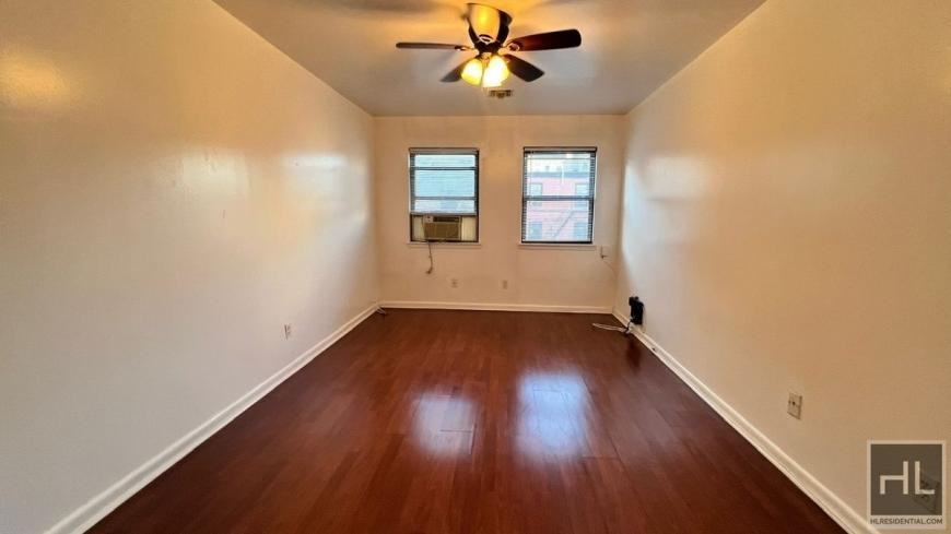 405 Halsey St - Photo 2 of 10