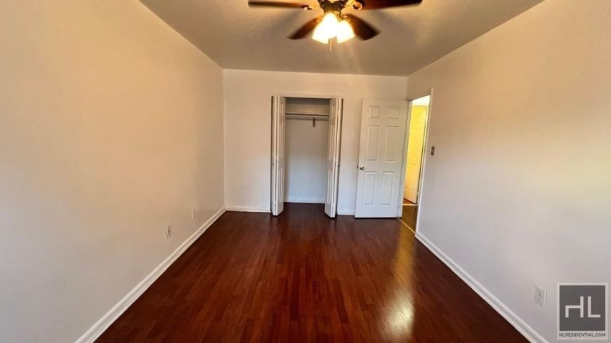 405 Halsey St - Photo 5 of 10