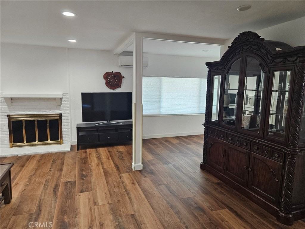 11732 Steele Dr - Photo 3 of 21