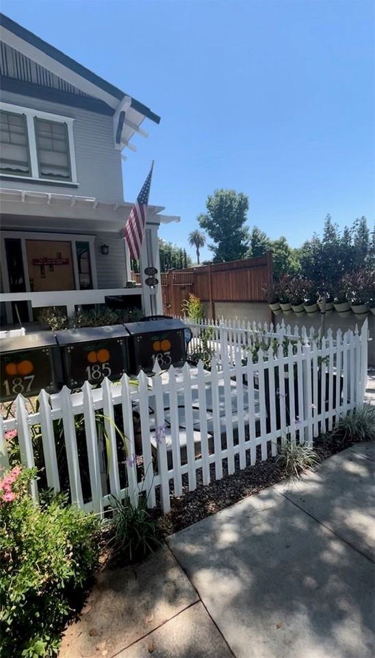 185 N Grand St - Photo 3 of 21