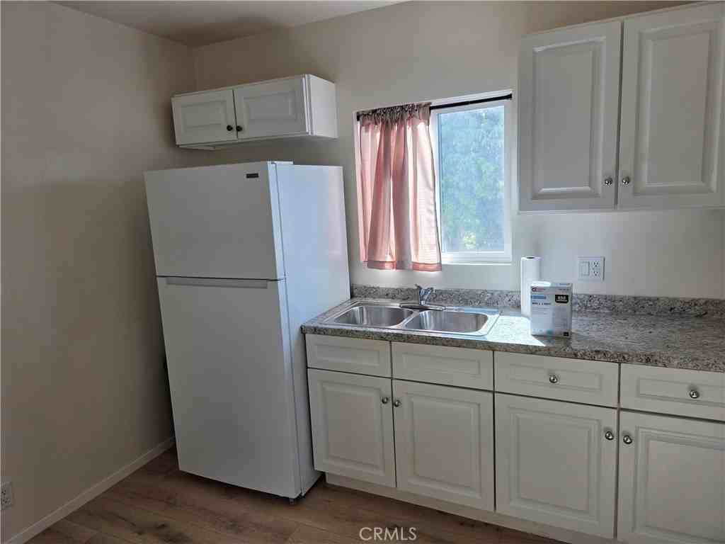 24425 Hawthorne Blvd #C - Photo 6 of 9