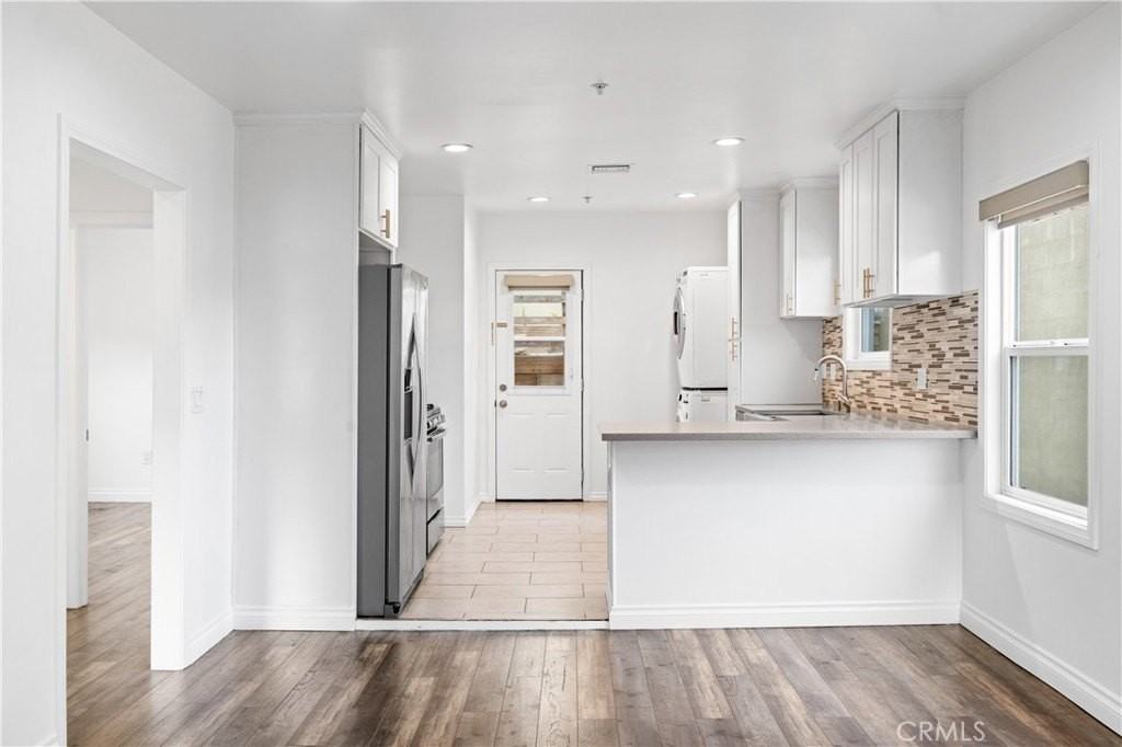 2211 Hyperion Ave - Photo 3 of 18