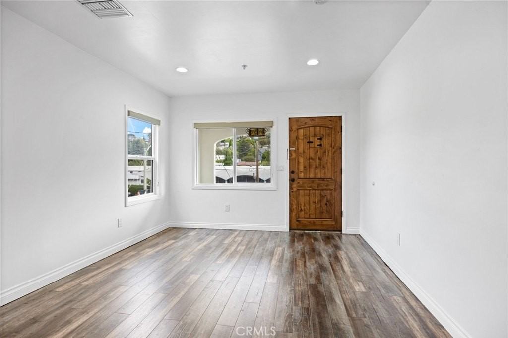 2211 Hyperion Ave - Photo 5 of 18