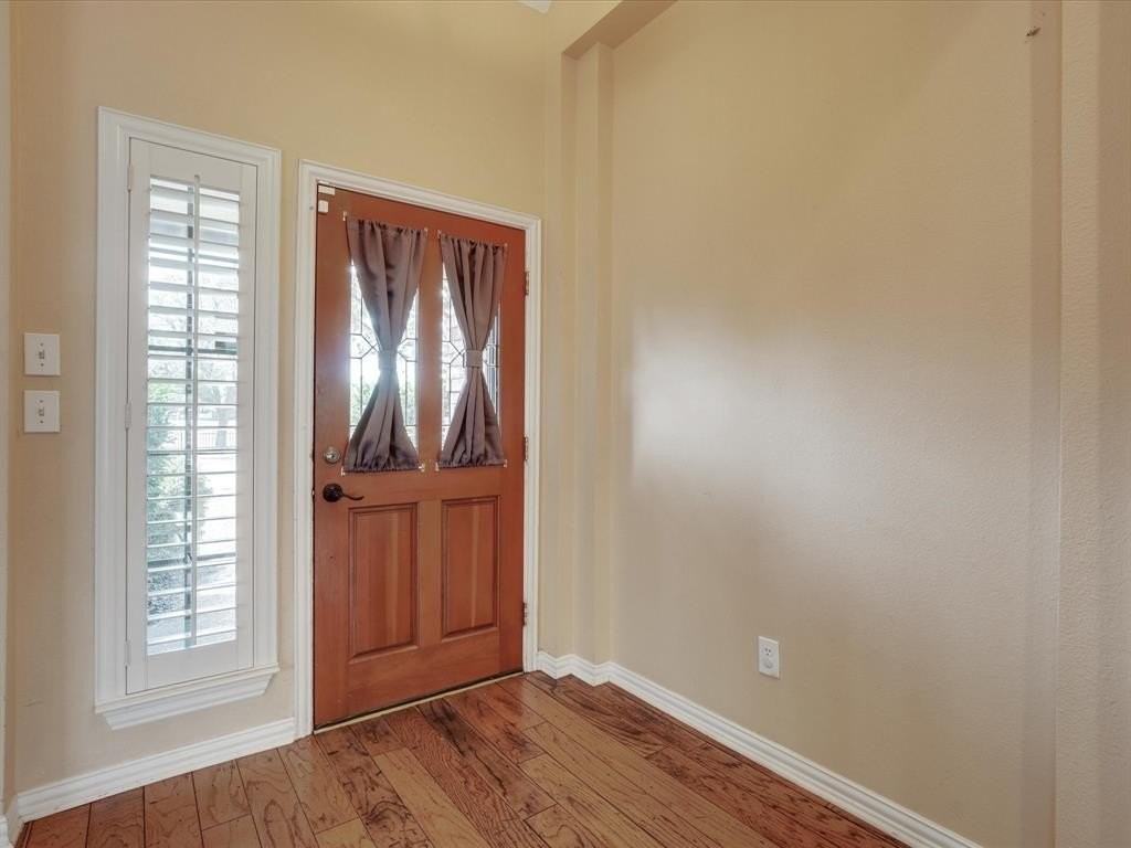 1052 Village Pkwy - Photo 5 of 22