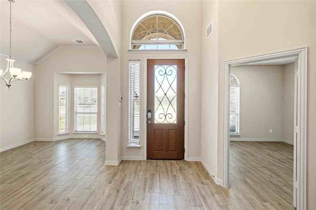 6040 Liverpool St - Photo 3 of 27