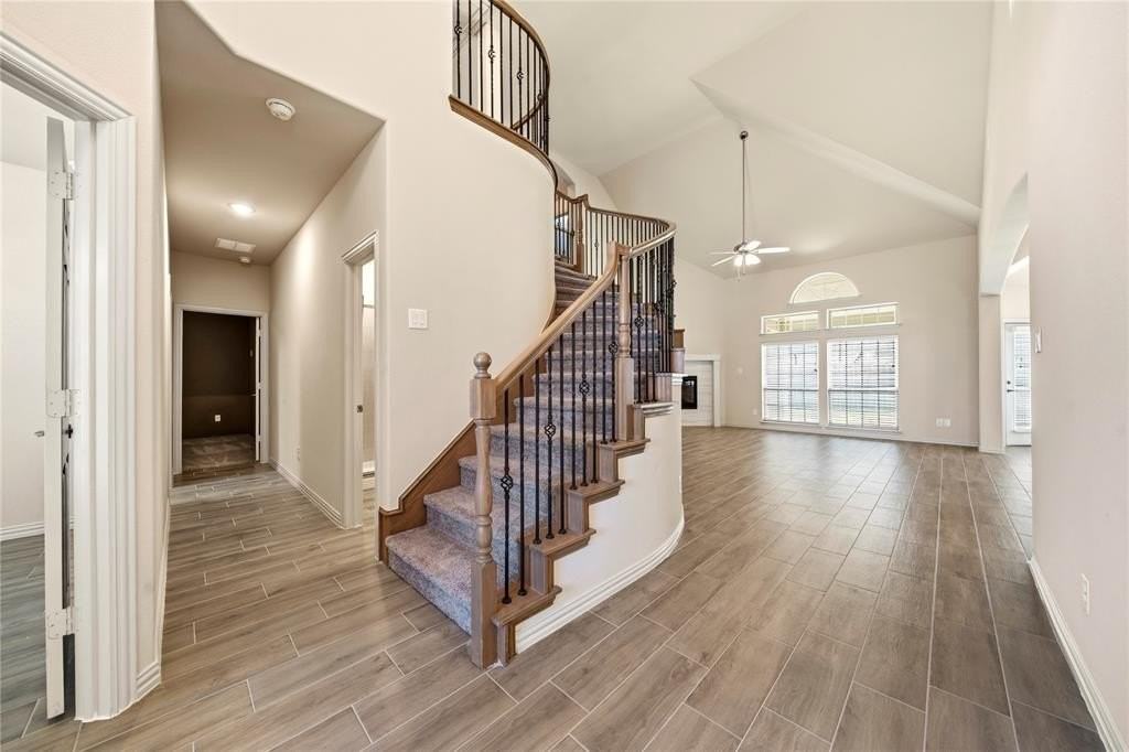 6040 Liverpool St - Photo 6 of 27