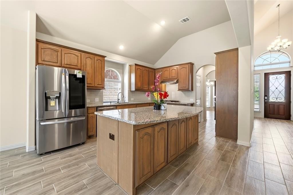 6040 Liverpool St - Photo 7 of 27