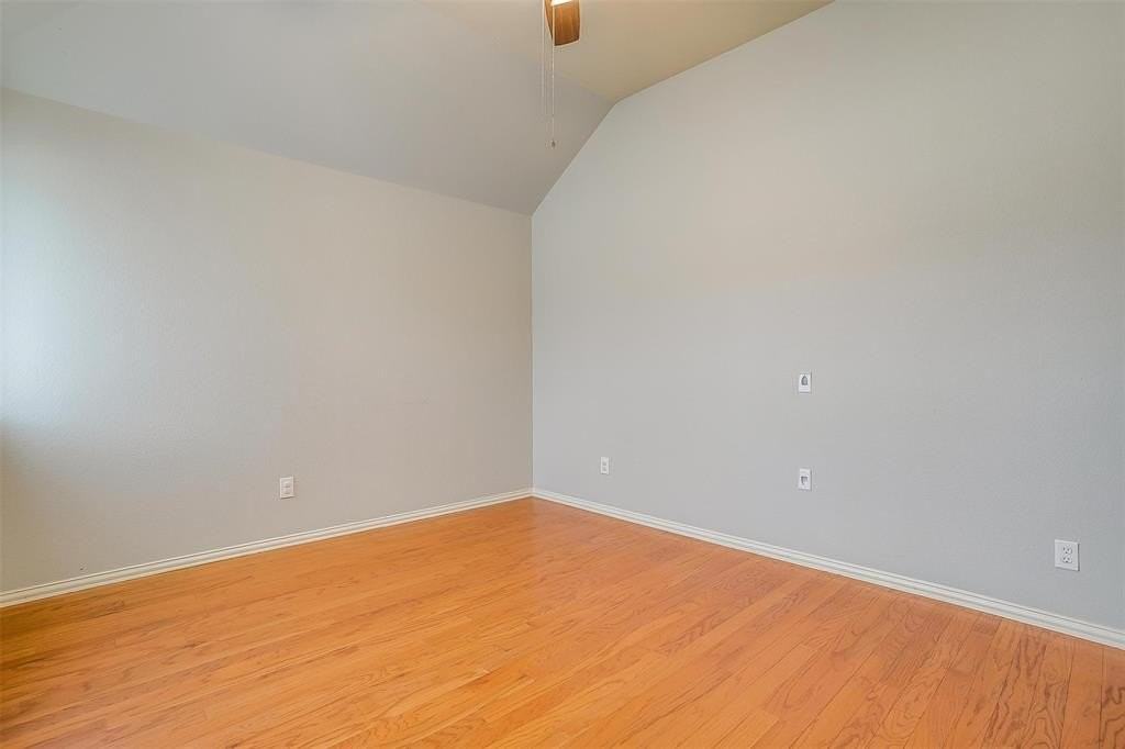 1721 Castle Creek Dr - Photo 6 of 40