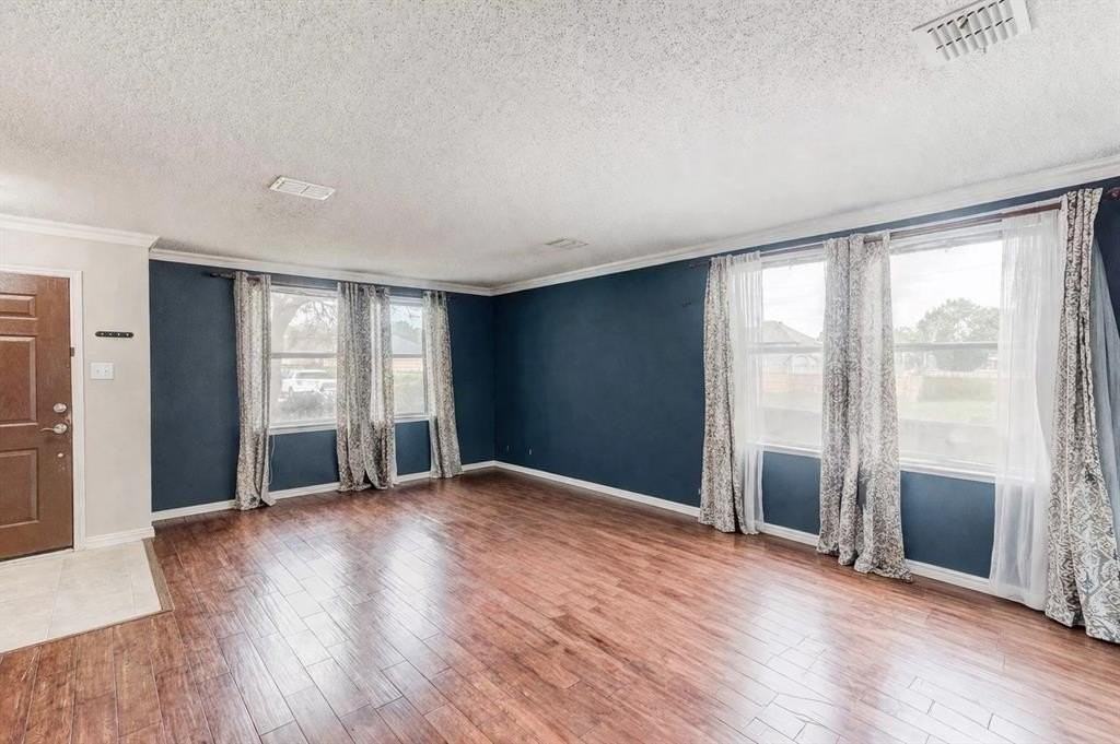 3601 Mcclintick Rd - Photo 3 of 24