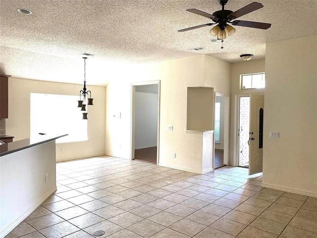 10079 Cambridge Dr - Photo 2 of 9