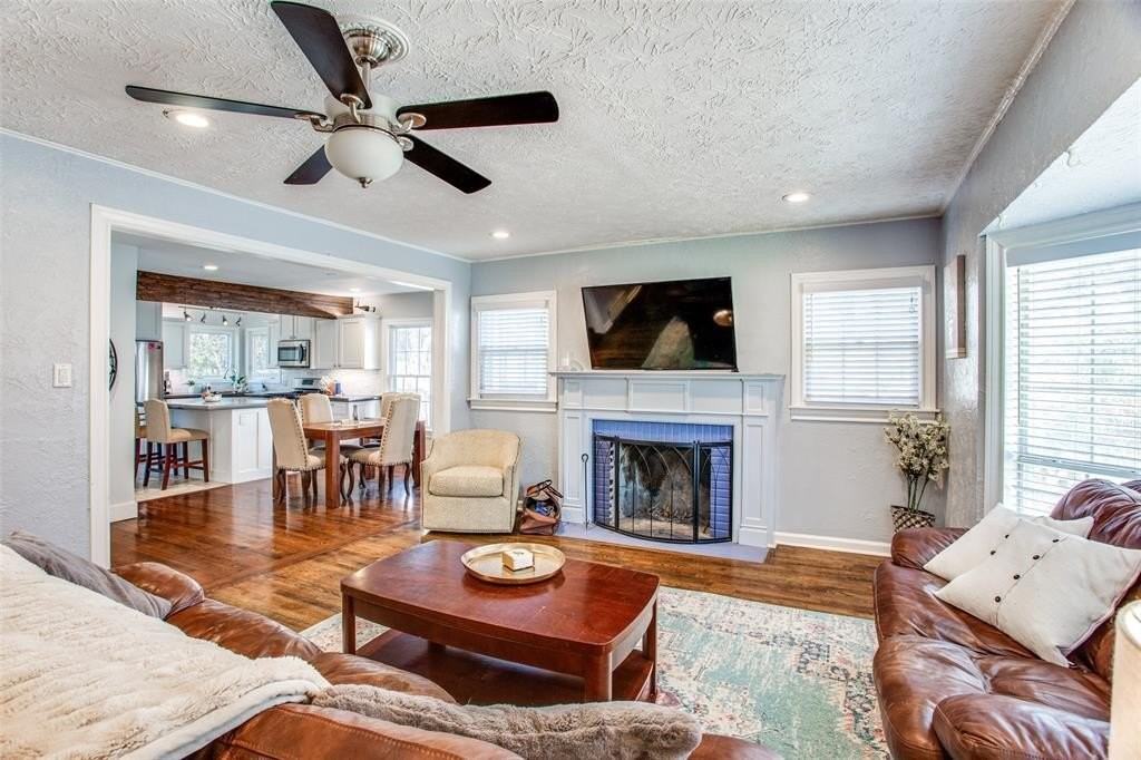 1405 Bluebonnet Dr - Photo 2 of 15