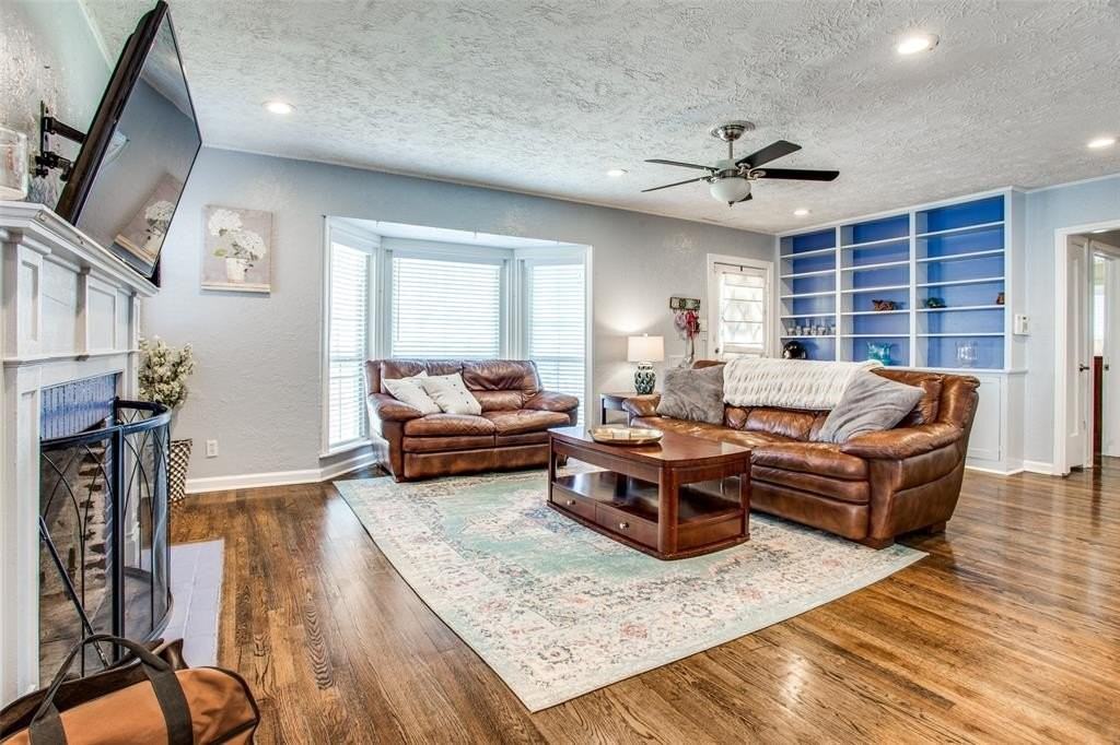 1405 Bluebonnet Dr - Photo 4 of 15